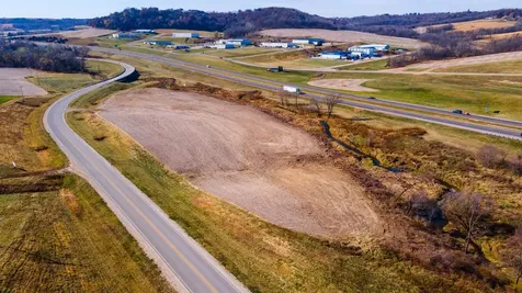 Tbd S Hwy 61 151 Dubuque IA 52003