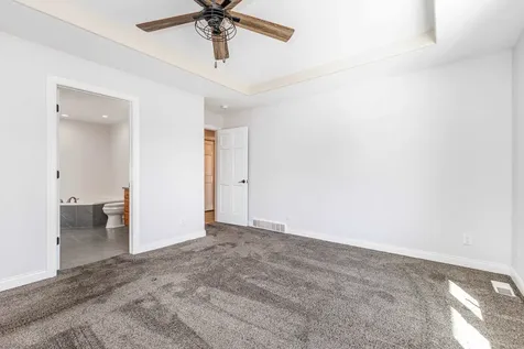 2266 Antler Ridge Dubuque IA 52002-0000