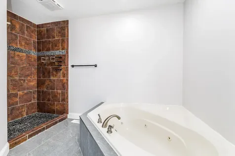 2266 Antler Ridge Dubuque IA 52002-0000