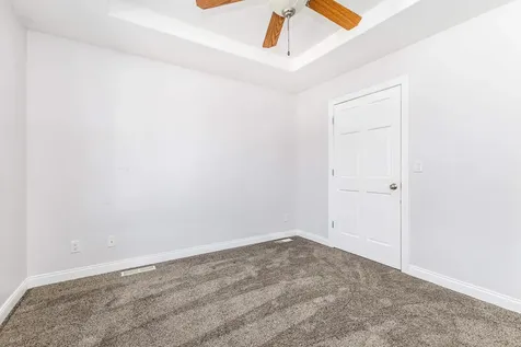 2266 Antler Ridge Dubuque IA 52002-0000