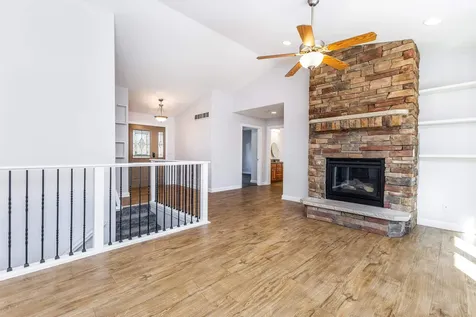 2266 Antler Ridge Dubuque IA 52002-0000