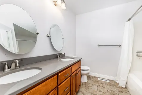 2266 Antler Ridge Dubuque IA 52002-0000