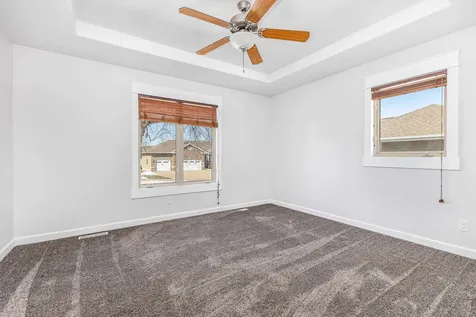 2266 Antler Ridge Dubuque IA 52002-0000
