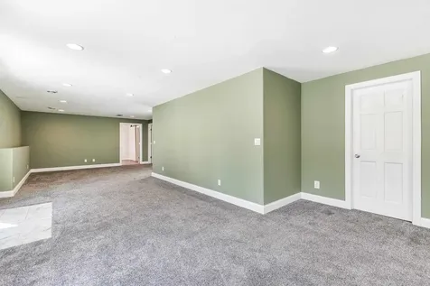 2266 Antler Ridge Dubuque IA 52002-0000