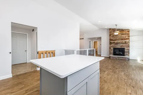 2266 Antler Ridge Dubuque IA 52002-0000