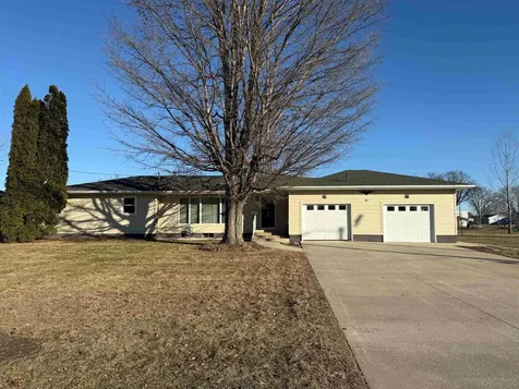 401 Anderson Manchester IA 52057