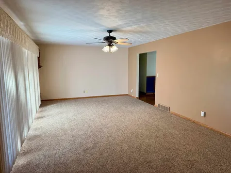 401 Anderson Manchester IA 52057