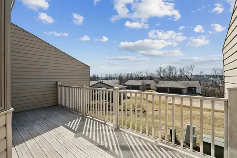 2844 Oak Meadow Dubuque IA 52003
