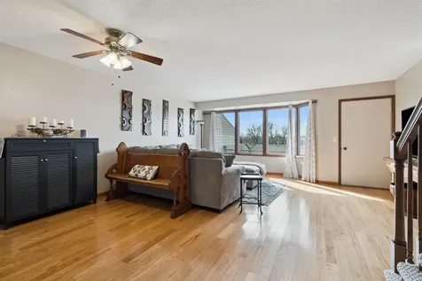 2844 Oak Meadow Dubuque IA 52003