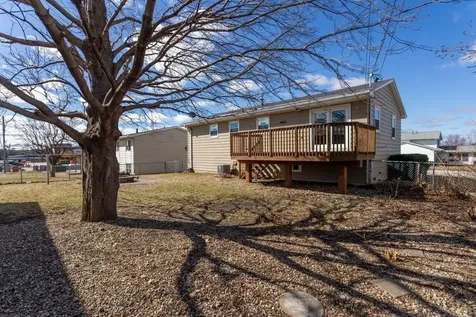 1019 SE 8th Dyersville IA 52040
