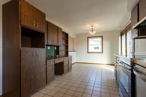 1019 SE 8th Dyersville IA 52040
