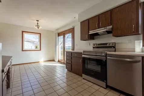 1019 SE 8th Dyersville IA 52040