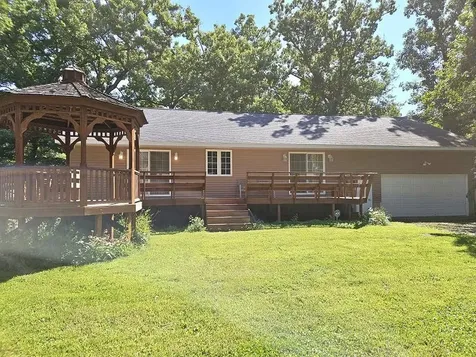 428 Hickory Guttenberg IA 52052