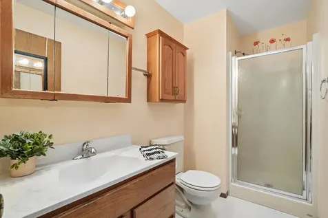 672 9th Street NW Dyersville IA 52040