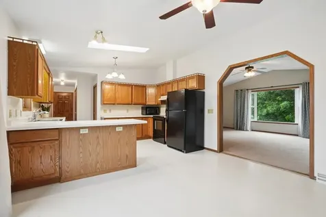 672 9th Street NW Dyersville IA 52040