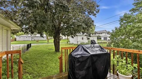 717 2nd Avenue SE Dyersville IA 52040