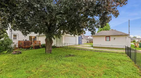 717 2nd Avenue SE Dyersville IA 52040