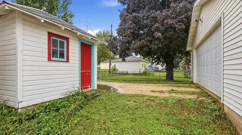 717 2nd Avenue SE Dyersville IA 52040