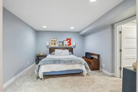 1209 Madera Dubuque IA 52001
