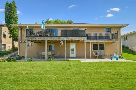 1209 Madera Dubuque IA 52001