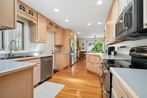 1645 Lori Dubuque IA 52001