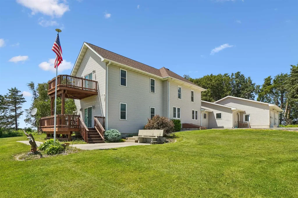 24577 250th Elkader IA 52043