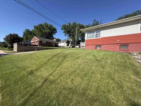 1205 Park Dubuque IA 52001