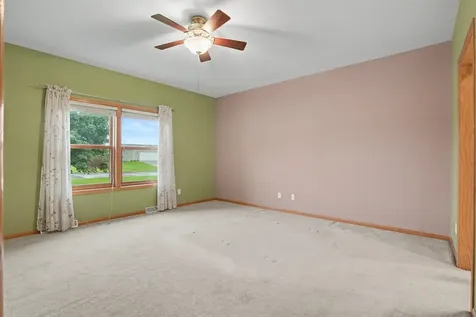 441 8th Avenue NW Dyersville IA 52040
