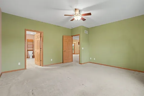 441 8th Avenue NW Dyersville IA 52040
