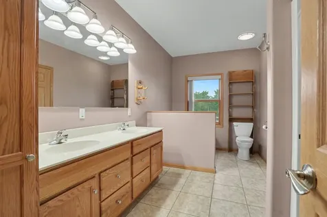 441 8th Avenue NW Dyersville IA 52040
