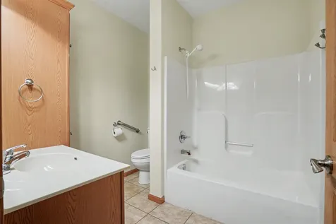 441 8th Avenue NW Dyersville IA 52040