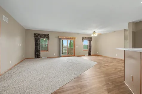 441 8th Avenue NW Dyersville IA 52040