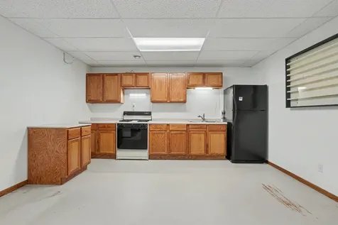 441 8th Avenue NW Dyersville IA 52040