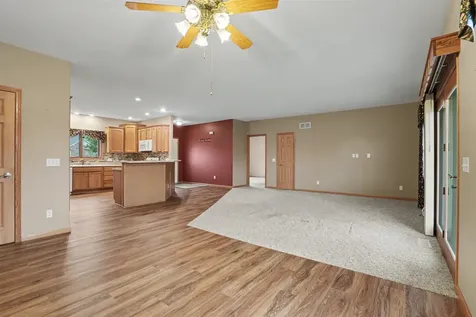 441 8th Avenue NW Dyersville IA 52040
