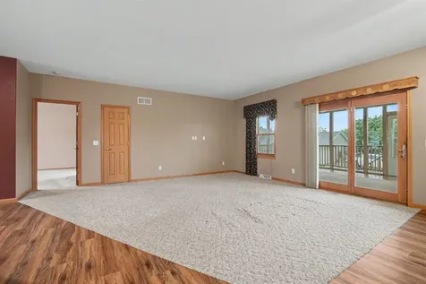 441 8th Avenue NW Dyersville IA 52040