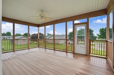 441 8th Avenue NW Dyersville IA 52040