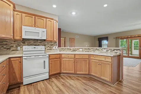 441 8th Avenue NW Dyersville IA 52040