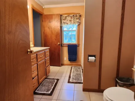 17280 Gardners Dubuque IA 52001