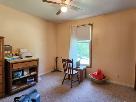 17280 Gardners Dubuque IA 52001