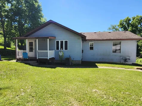 17280 Gardners Dubuque IA 52001