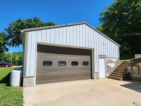 17280 Gardners Dubuque IA 52001