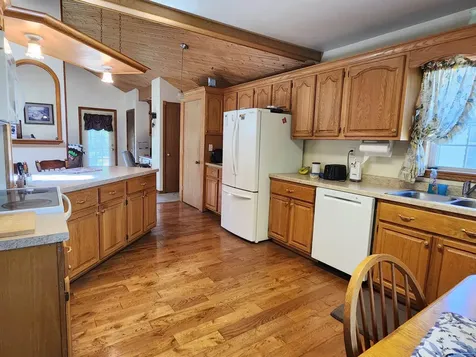 17280 Gardners Dubuque IA 52001