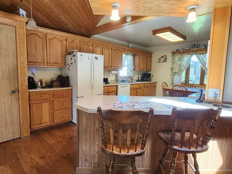17280 Gardners Dubuque IA 52001
