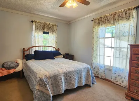 17280 Gardners Dubuque IA 52001