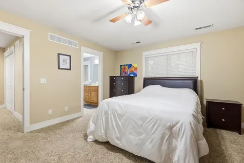 3380 Ashley Dubuque IA 52002