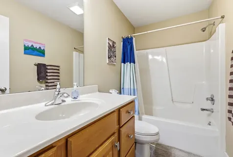 3380 Ashley Dubuque IA 52002