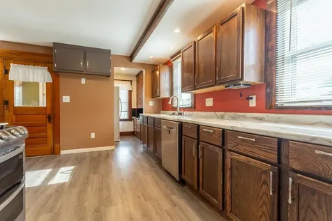 402 SW Buchanan Cascade IA 52033