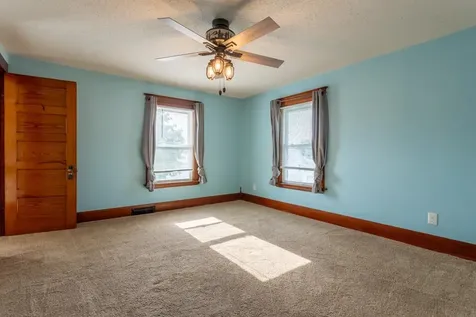 402 SW Buchanan Cascade IA 52033