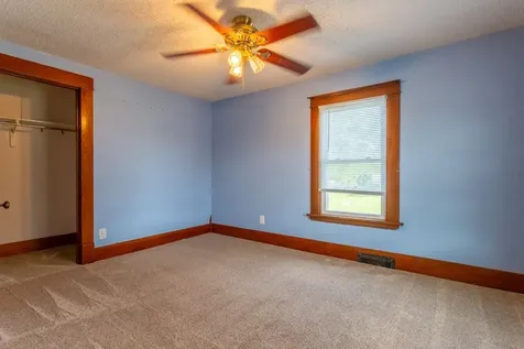 402 SW Buchanan Cascade IA 52033