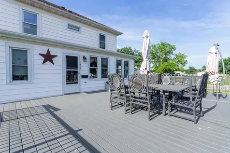 402 SW Buchanan Cascade IA 52033